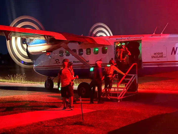 Night jump: Boarding under red light